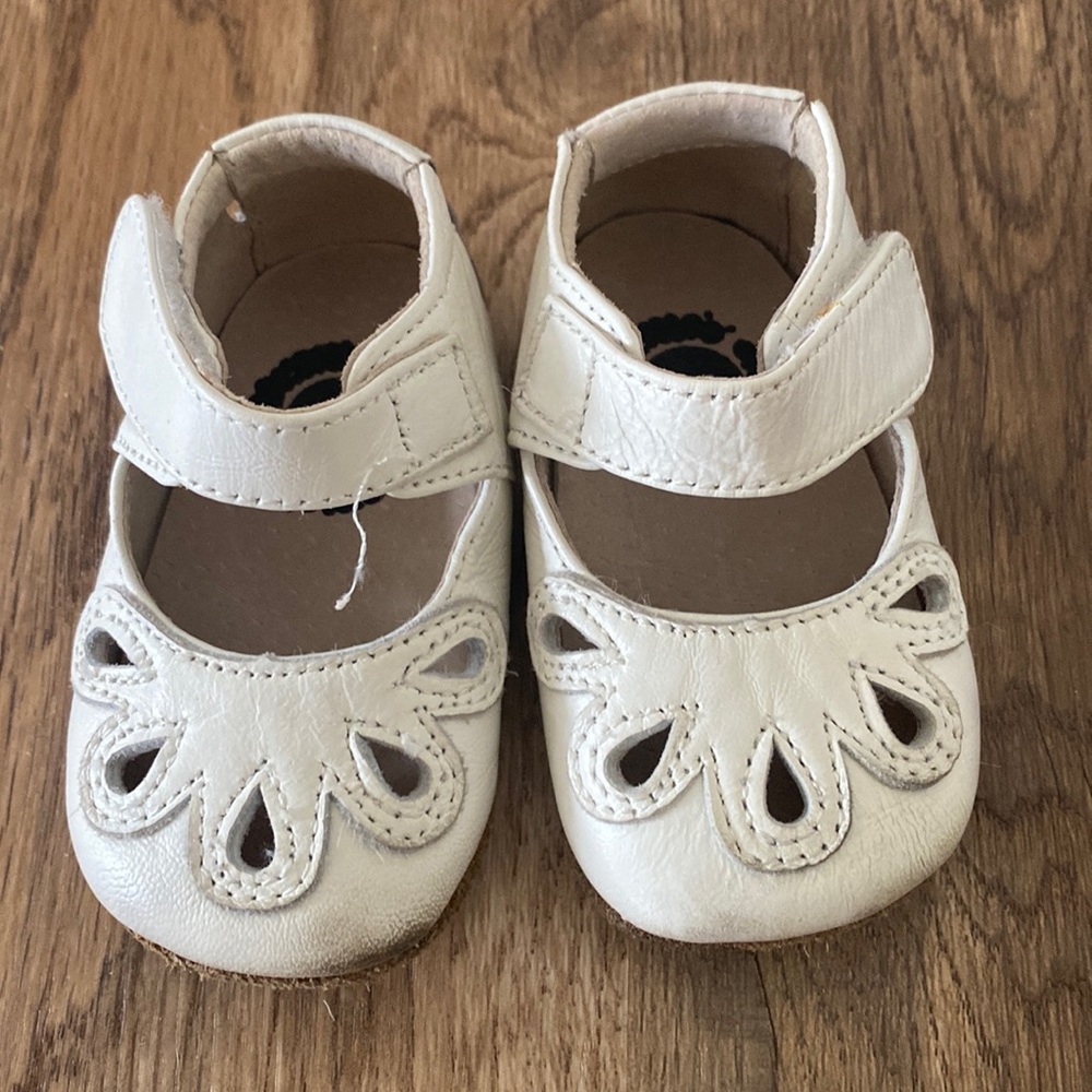 Livie & Luca toddler white soft sole shoes